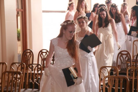 Alumna remembered in memorial Mass on campus