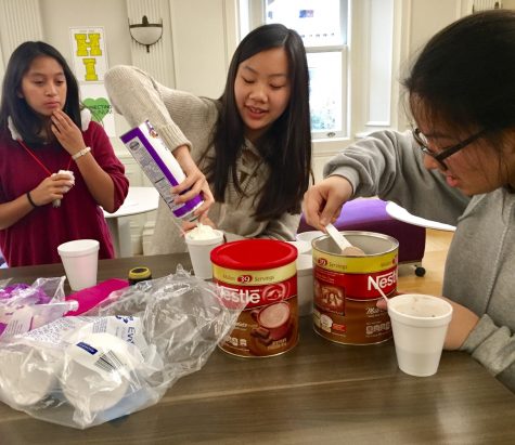 Sophomores prepare to sell hot chocolate during lunch in the Gallery. The sale raised money for the Service to the Homeless club, who will buy Christmas presents for some of San Franciscos homeless.