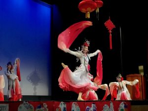 The Han ethnic group perform “A Hundred Flowers Blossom with Beauty” dance. The dresses represented the beauty of flowers, water and fire.