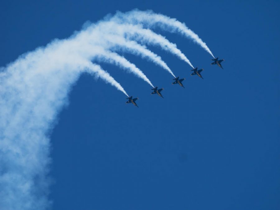 +The+Blue+Angels+take+flights+and+perform+a+choreographed+routine+in+their+2014+fleet+week+performance.+Fleet+week+has+been+taking+place+in+the+Bay+Area+since+the+80%E2%80%99s+and+is+one+of+over+11+around+the+country.