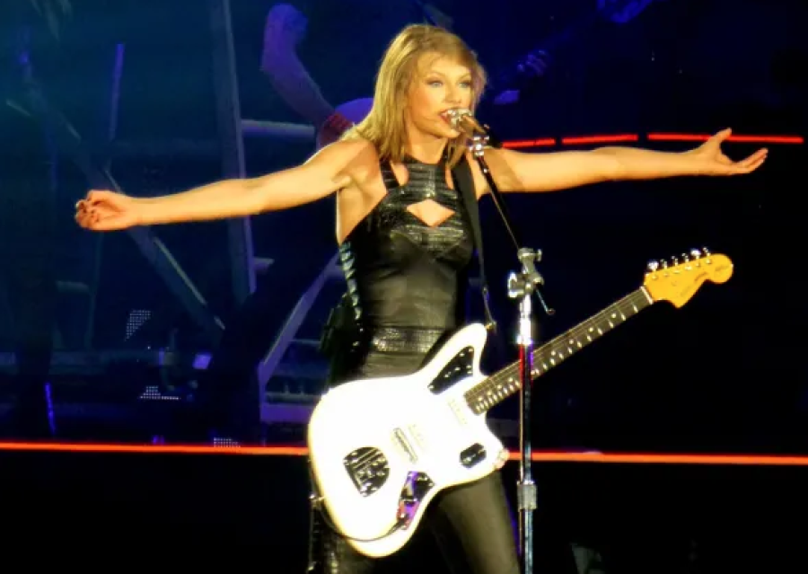 Taylor Swift performing “We Are Never Ever Getting Back Together” during the 1989 World Tour in 2015. She is now prepping for her upcoming ‘Era’s Tour.’
