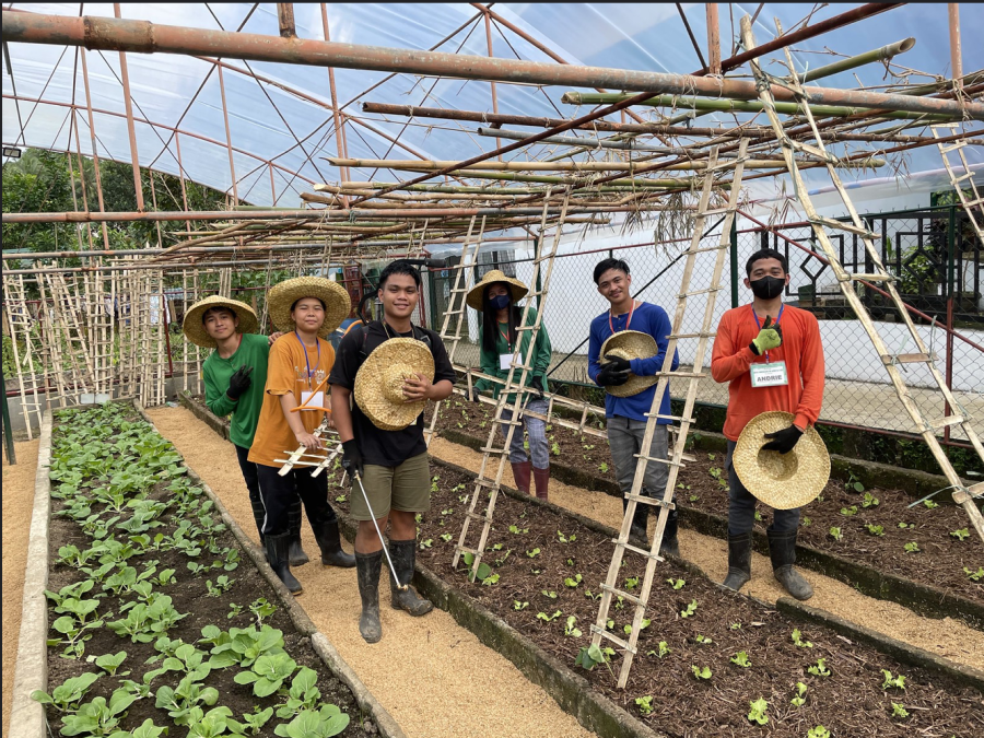 Sacred Heart students from across the globe interact with one another while providing aid to the lettuce production within Sophie’s Farm. The trip to the Philippines is just one example fo the many service opportunities and trips students may participate in throughout their time in high school.