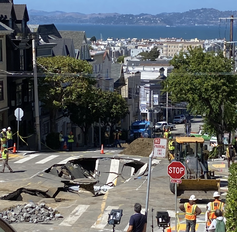Sinkhole+on+Union+and+Green+St.+interrupted+Pacific+Heights+traffic.+Sinkholes+occur+when+water+washes+away+the+soil+residue+and+weakens+the+road+above.