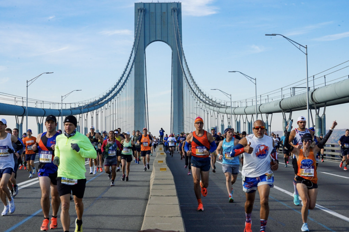 +To+start+the+race%2C+runners+cross+the+Verrazano+bridge%2C+leading+them+through+all+parts+of+the+city%2C+ending+in+Manhattans+Central+Park.+This+26.2+mile+race+is+also+a+charity+race+in+which+proceeds+go+towards+cancer+research+at+Memorial+Sloan+Kettering+Center.%0A