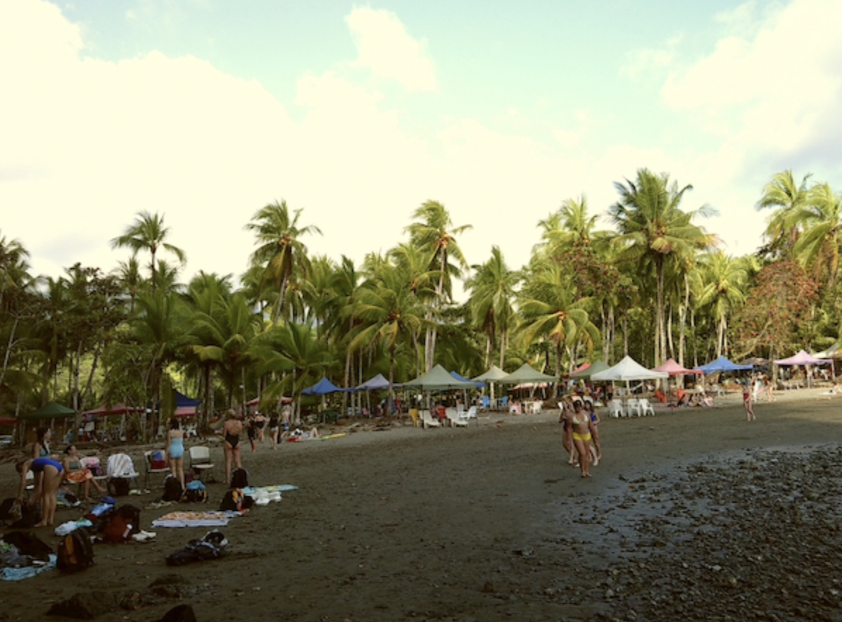 This beach, called Playa Ventanas, was where sophomore students spent their Thursday afternoon. Vendors lined the beach selling items such as burgers, coconut water and ceviche. 